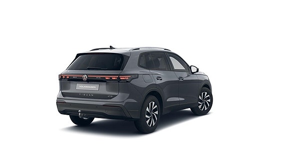 Volkswagen Tiguan 2 of 3