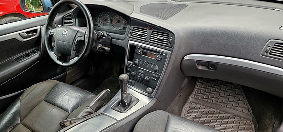Volvo V70 6 of 8