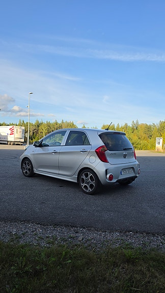 Kia Picanto 2 of 5