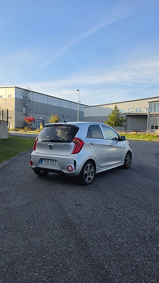 Kia Picanto 3 of 5