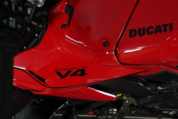 Ducati Streetfighter V4 15 of 28
