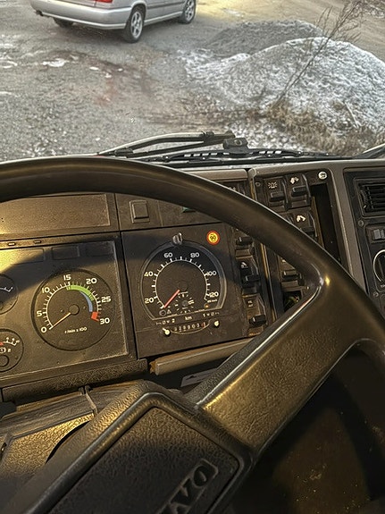 Volvo FL6 614 4x2 7 of 8