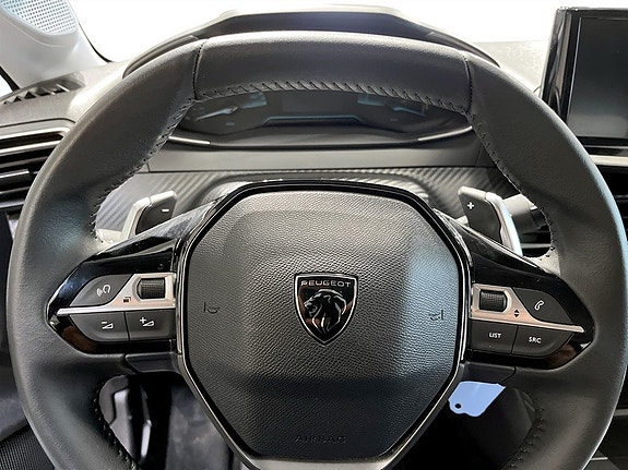 Peugeot 208 7 of 15