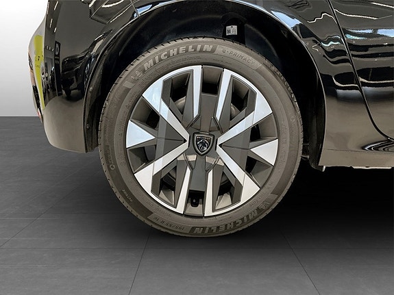 Peugeot 208 14 of 15
