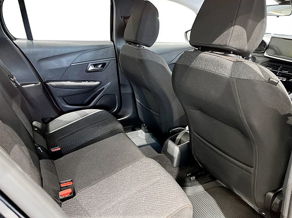 Peugeot 208 12 of 15