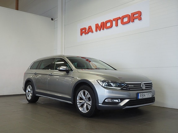 Volkswagen Passat Alltrack 3 of 26