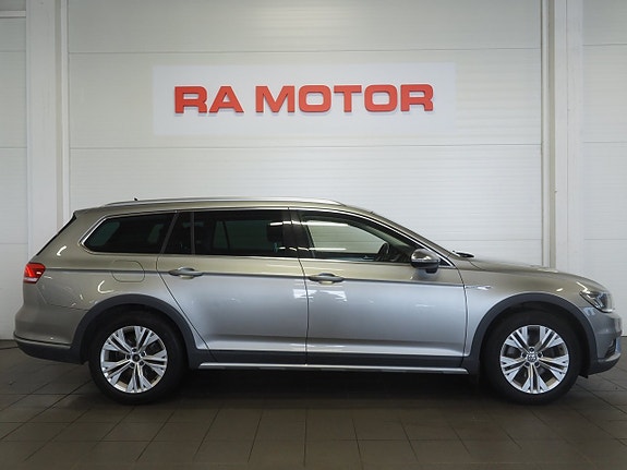 Volkswagen Passat Alltrack 4 of 26