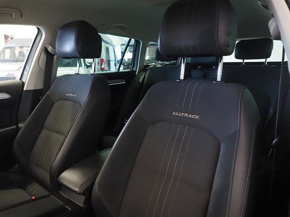 Volkswagen Passat Alltrack 15 of 26