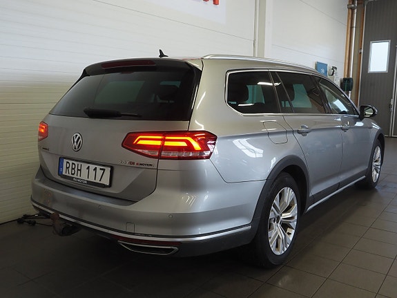 Volkswagen Passat Alltrack 6 of 26