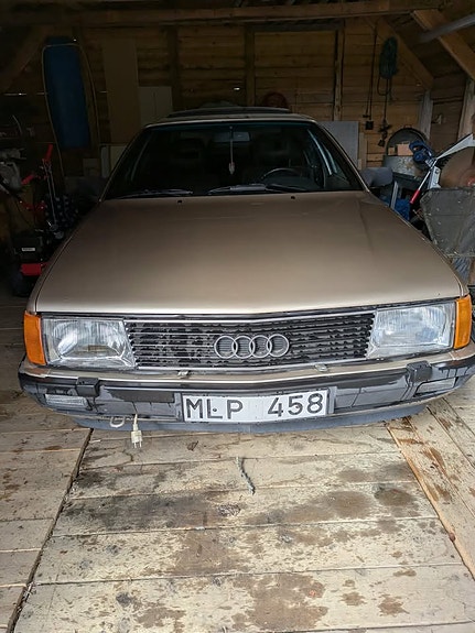 Audi 100 2 of 2