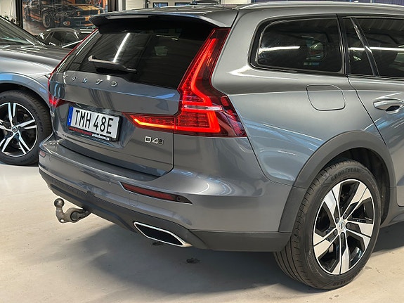 Volvo V60 Cross Country 6 of 30