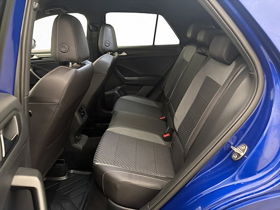 Volkswagen T-Roc 27 of 30