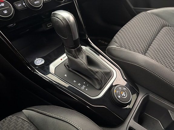 Volkswagen T-Roc 24 of 30