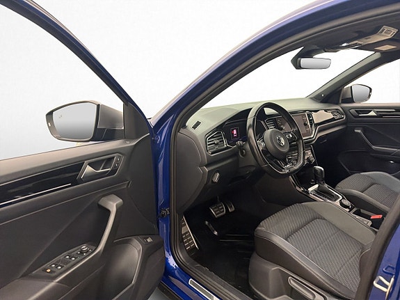 Volkswagen T-Roc 11 of 30