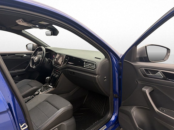 Volkswagen T-Roc 26 of 30