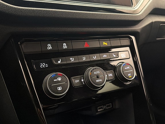 Volkswagen T-Roc 23 of 30