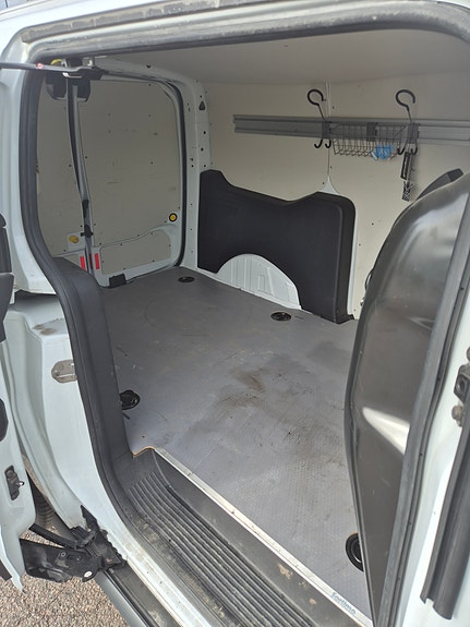 Ford Transit Connect 7 of 12