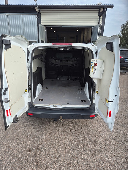 Ford Transit Connect 6 of 12