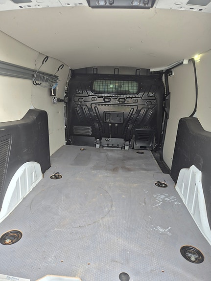 Ford Transit Connect 9 of 12