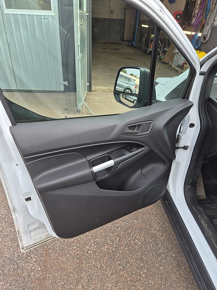 Ford Transit Connect 11 of 12