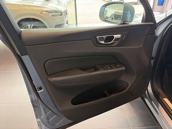 Volvo XC60 14 of 24