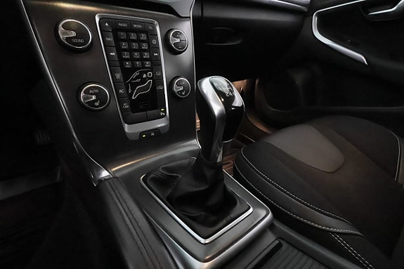 Volvo V40 19 of 24