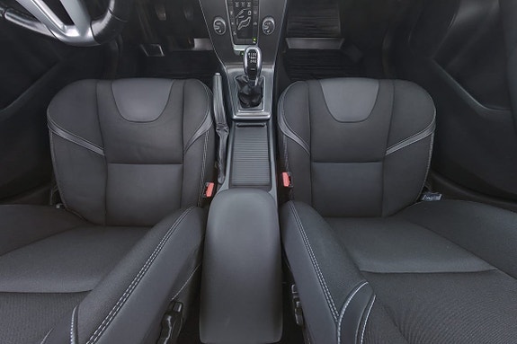 Volvo V40 16 of 24
