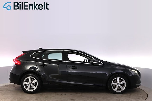 Volvo V40 2 of 24