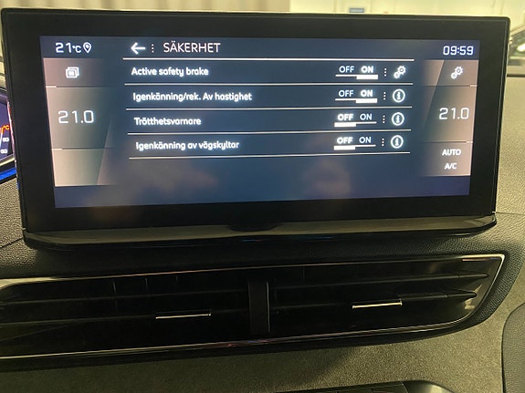 Peugeot 3008 15 of 21