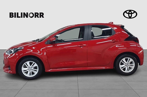 Toyota Yaris 3 of 11
