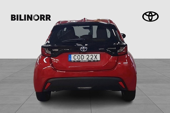 Toyota Yaris 4 of 11