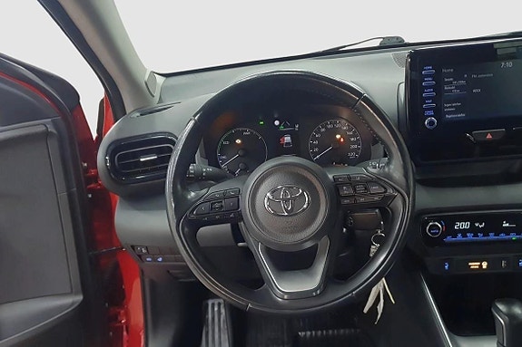 Toyota Yaris 10 of 11