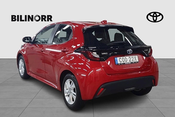 Toyota Yaris 2 of 11