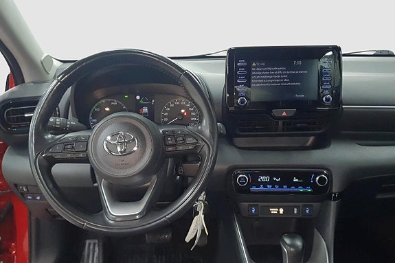 Toyota Yaris 9 of 11