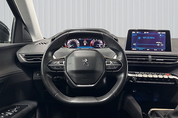 Peugeot 3008 11 of 16