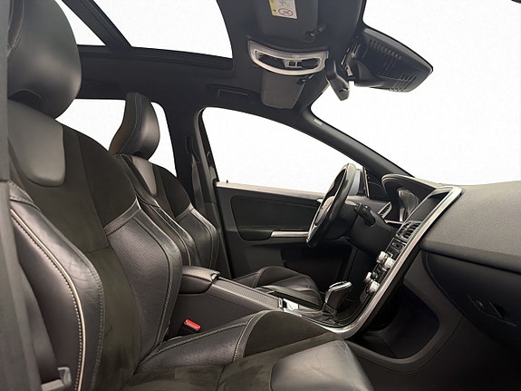 Volvo XC60 12 of 27