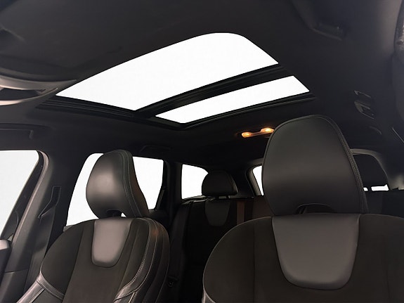 Volvo XC60 10 of 27
