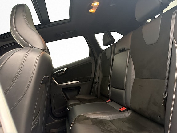 Volvo XC60 14 of 27