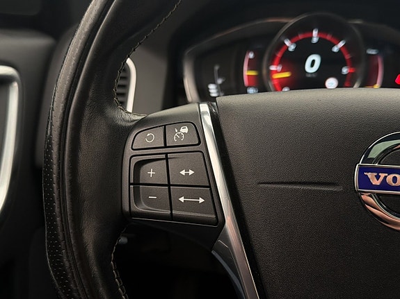Volvo XC60 17 of 27