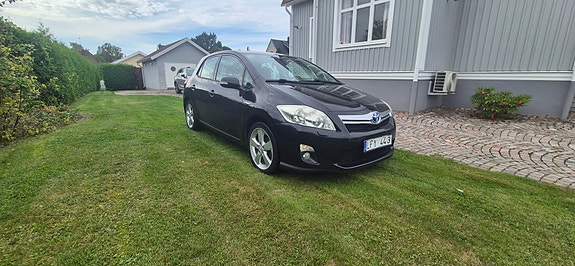 Toyota Auris 2 of 12