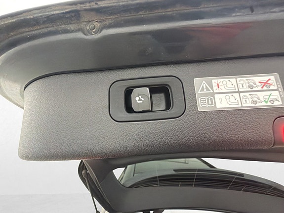 Mercedes-Benz C300 e 28 of 30