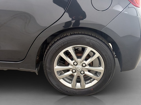 Toyota Yaris 24 of 26