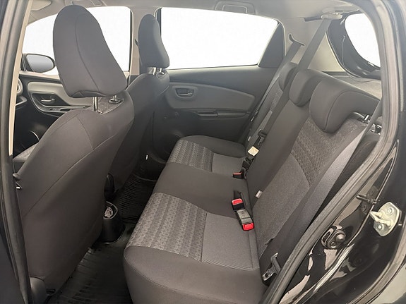 Toyota Yaris 22 of 26