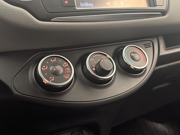 Toyota Yaris 19 of 26