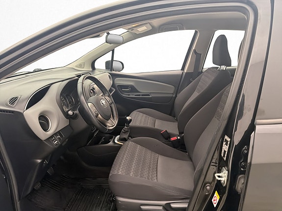 Toyota Yaris 11 of 26
