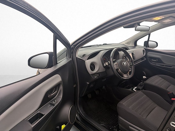 Toyota Yaris 10 of 26