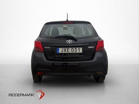 Toyota Yaris 8 of 26