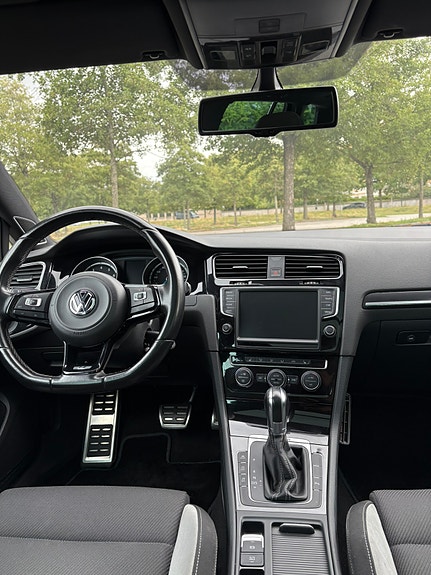 Volkswagen Golf VII 6 of 8