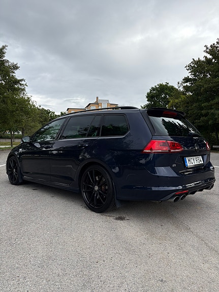 Volkswagen Golf VII 2 of 8
