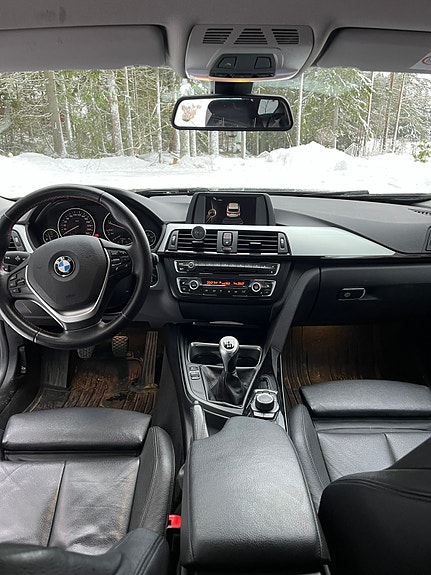 BMW 320d 5 of 5